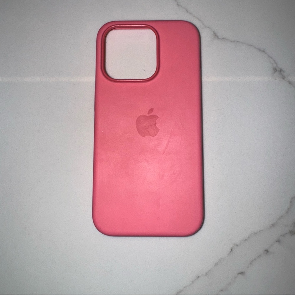 Apple Pink (Guava) Silicone iPhone 15 Pro Case